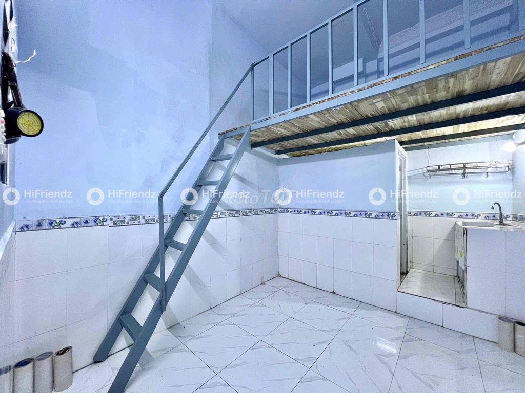 PHÒNG TRỌ GIÁ RẺ GÁC CAO, SẴN MÁY LẠNH QUA ĐẠI HỌC VĂN HIẾN 8P ĐI XE
