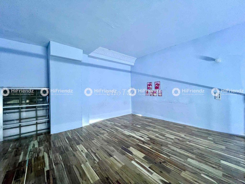 PHÒNG TRỌ GIÁ RẺ GÁC CAO, SẴN MÁY LẠNH QUA ĐẠI HỌC VĂN HIẾN 8P ĐI XE