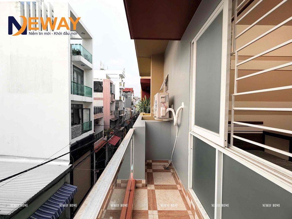 CHDV BAN CÔNG LỚN, SẴN NỘI THẤT, MÁY GIẶT RIÊNG GẦN NGÃ TƯ BỐN XÃ