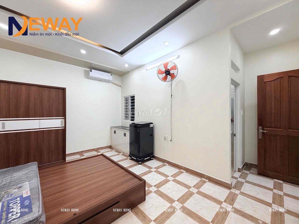 CHDV BAN CÔNG LỚN, SẴN NỘI THẤT, MÁY GIẶT RIÊNG GẦN NGÃ TƯ BỐN XÃ