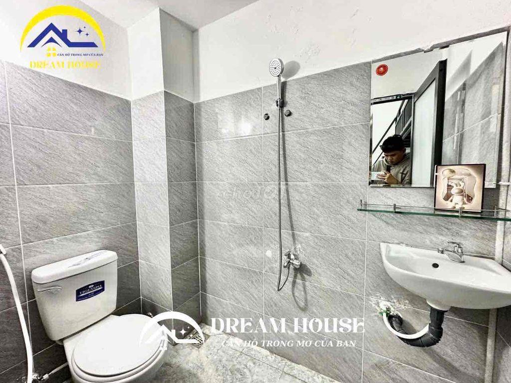 CHDV DUPLEX CỬA SỔ TRỜI, SẴN MÁY LẠNH, QUA ĐH VĂN HIẾN CHỈ 6P ĐI XE