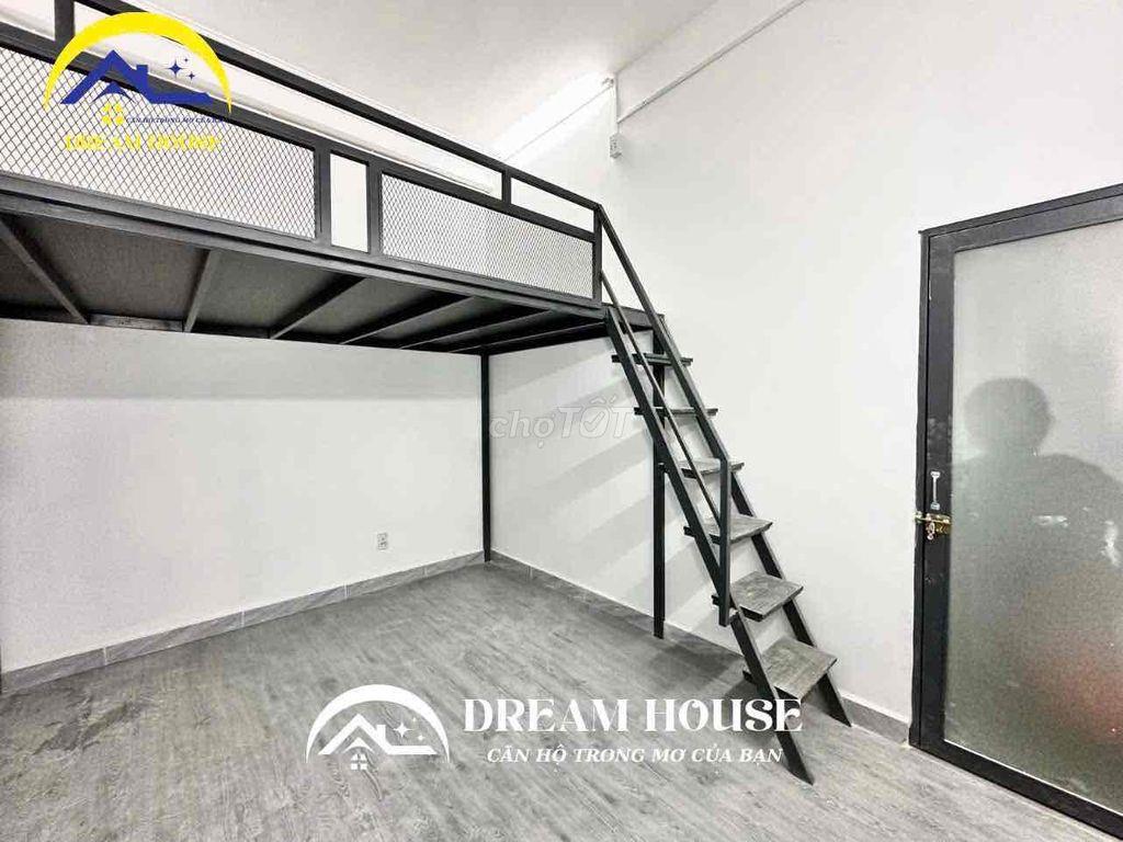 CHDV DUPLEX CỬA SỔ TRỜI, SẴN MÁY LẠNH, QUA ĐH VĂN HIẾN CHỈ 6P ĐI XE