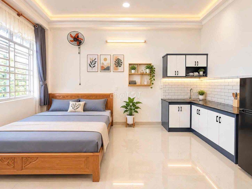 CHDV BAN CÔNG , SẴN NỘI THẤT, CHỈ VIỆC VÔ Ở, GẦN HỌC VIỆN HÀNG KHÔNG