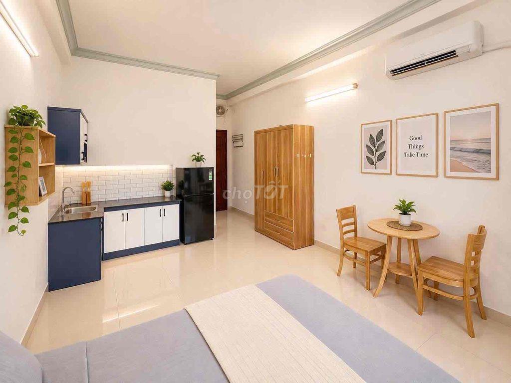 CHDV BAN CÔNG , SẴN NỘI THẤT, CHỈ VIỆC VÔ Ở, GẦN HỌC VIỆN HÀNG KHÔNG