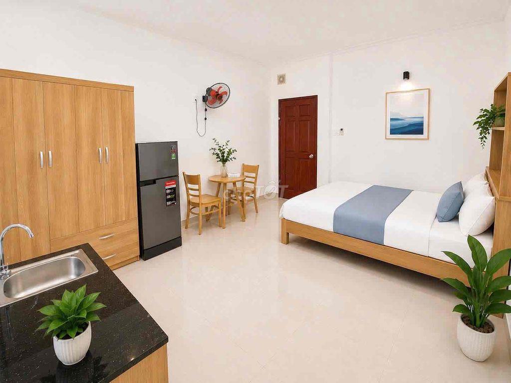 CHDV BAN CÔNG , SẴN NỘI THẤT, CHỈ VIỆC VÔ Ở, GẦN HỌC VIỆN HÀNG KHÔNG
