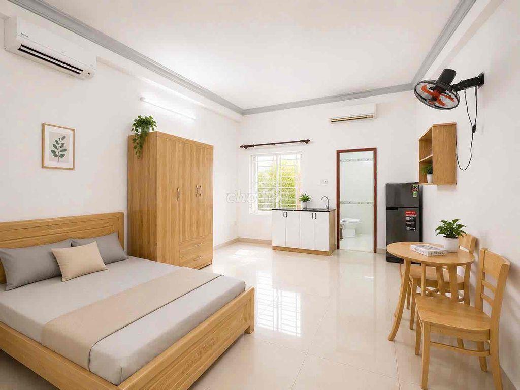 CHDV BAN CÔNG , SẴN NỘI THẤT, CHỈ VIỆC VÔ Ở, GẦN HỌC VIỆN HÀNG KHÔNG