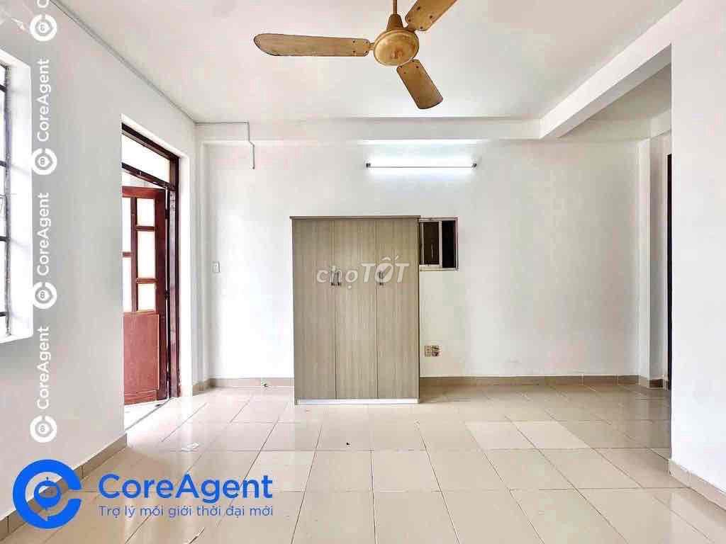 MỚI HOÀN THIỆN CHDV BAN CÔNG SẴN NỘI THẤT CƠ BẢN GẦN ĐẦM SEN
