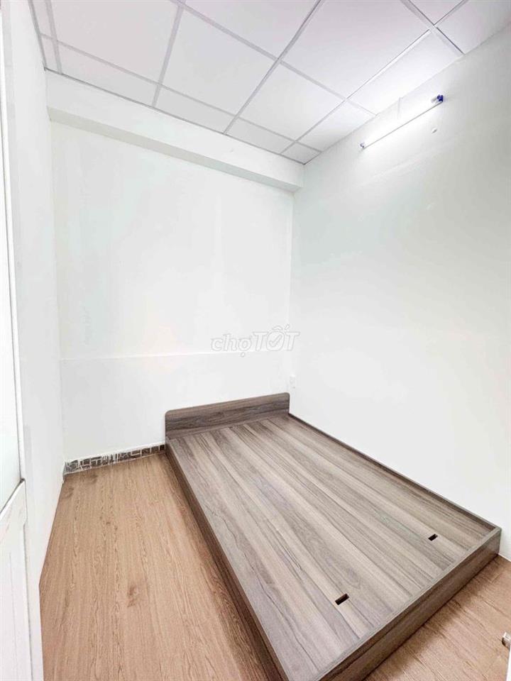 SIÊU PHẨM 2 PHÒNG NGỦ BAN CÔNG LỚN GẦN ĐH VĂN HIẾN VÀ ĐH CÔNG THƯƠNG