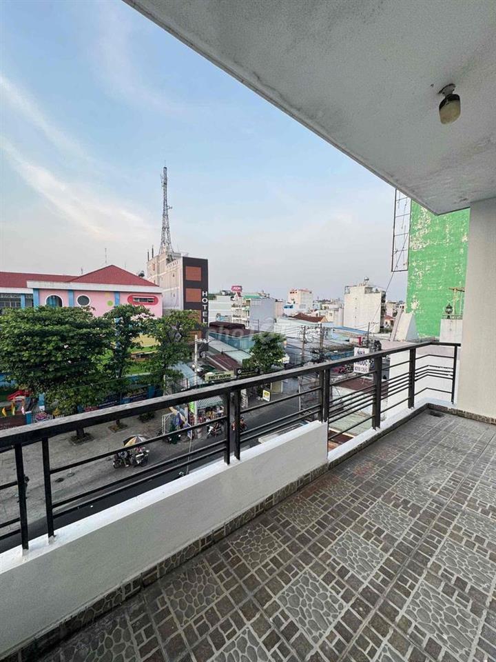 SIÊU PHẨM 2 PHÒNG NGỦ BAN CÔNG LỚN GẦN ĐH VĂN HIẾN VÀ ĐH CÔNG THƯƠNG