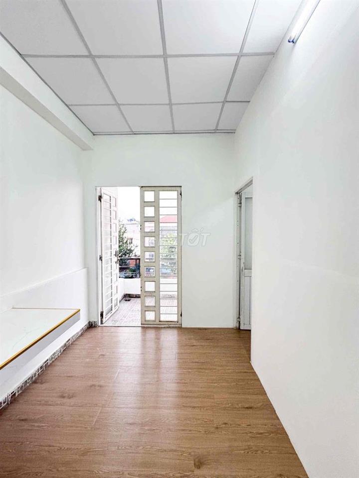 SIÊU PHẨM 2 PHÒNG NGỦ BAN CÔNG LỚN GẦN ĐH VĂN HIẾN VÀ ĐH CÔNG THƯƠNG