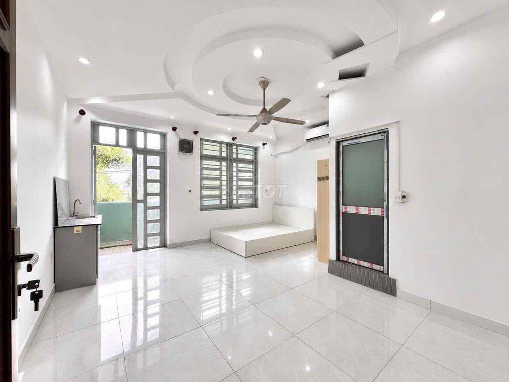 SIÊU PHẨM STUDIO BAN CÔNG NGÂY ĐẦM SENN