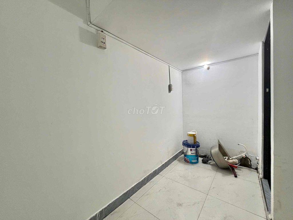 Cho thuê mặt bằng kinh doanh - có chỗ ở lại - 9tr - ngay Hoàng Văn Thụ