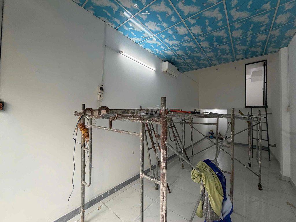 Cho thuê mặt bằng kinh doanh - có chỗ ở lại - 9tr - ngay Hoàng Văn Thụ