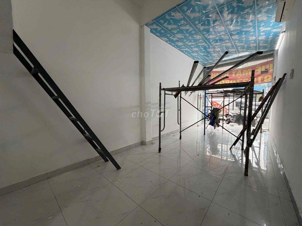 Cho thuê mặt bằng kinh doanh - có chỗ ở lại - 9tr - ngay Hoàng Văn Thụ