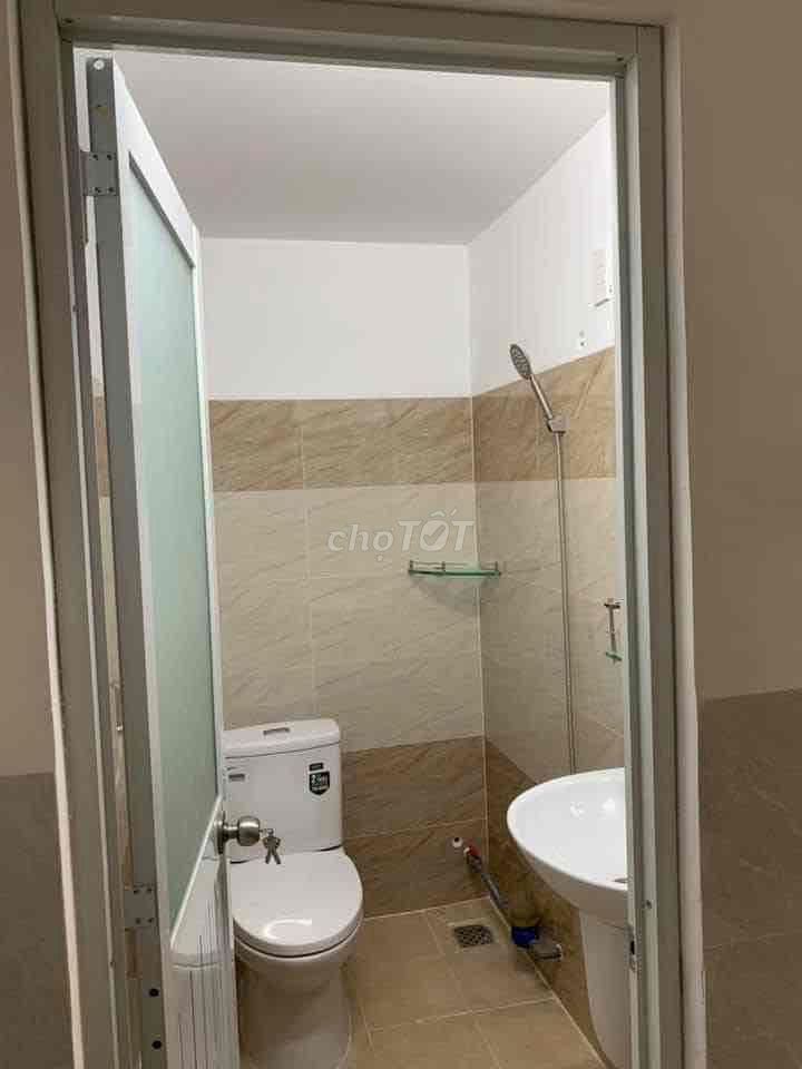 Phòng trọ an ninh, sạch đẹp, có ban công cho thuê tại Quận Bình Tân
