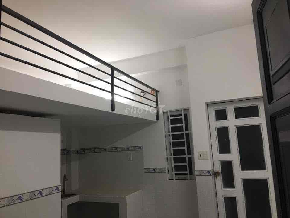 Phòng trọ an ninh, sạch đẹp, có ban công cho thuê tại Quận Bình Tân