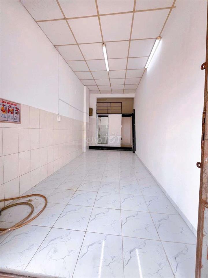 Mặt bằng mặt tiền Âu Cơ, Tân Bình cần tìm khách thuê gấp!