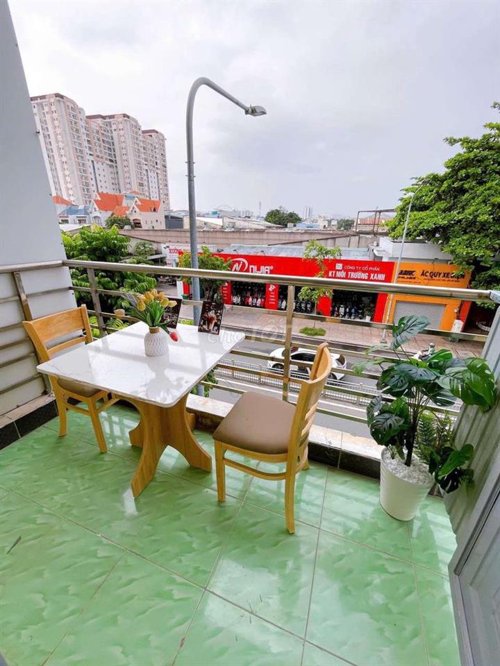 🏡 PHÒNG BAN CÔNG – NGAY LŨY BÁN BÍCH 🌿