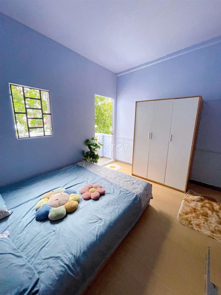 STUDIO BAN CÔNG TÂN BÌNH THOÁNG MÁT SIU RỘNG