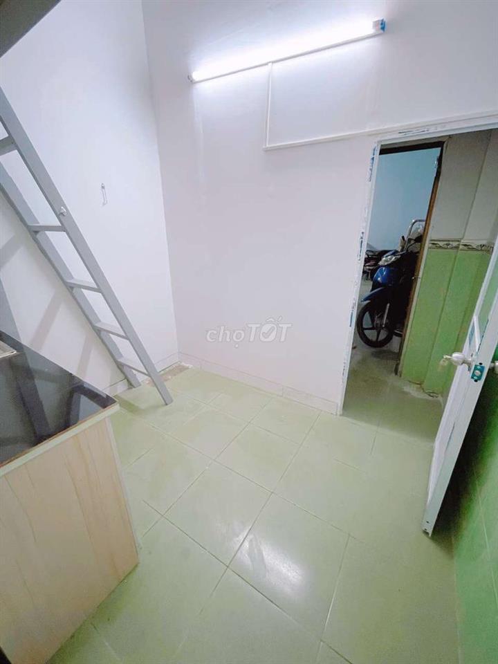 PHÒNG CÓ GÁC SIÊU HẠT DẺ GẦN ĐH VĂN HIẾN - ĐH CÔNG THƯƠNG
