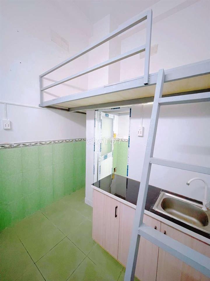 PHÒNG CÓ GÁC SIÊU HẠT DẺ GẦN ĐH VĂN HIẾN - ĐH CÔNG THƯƠNG