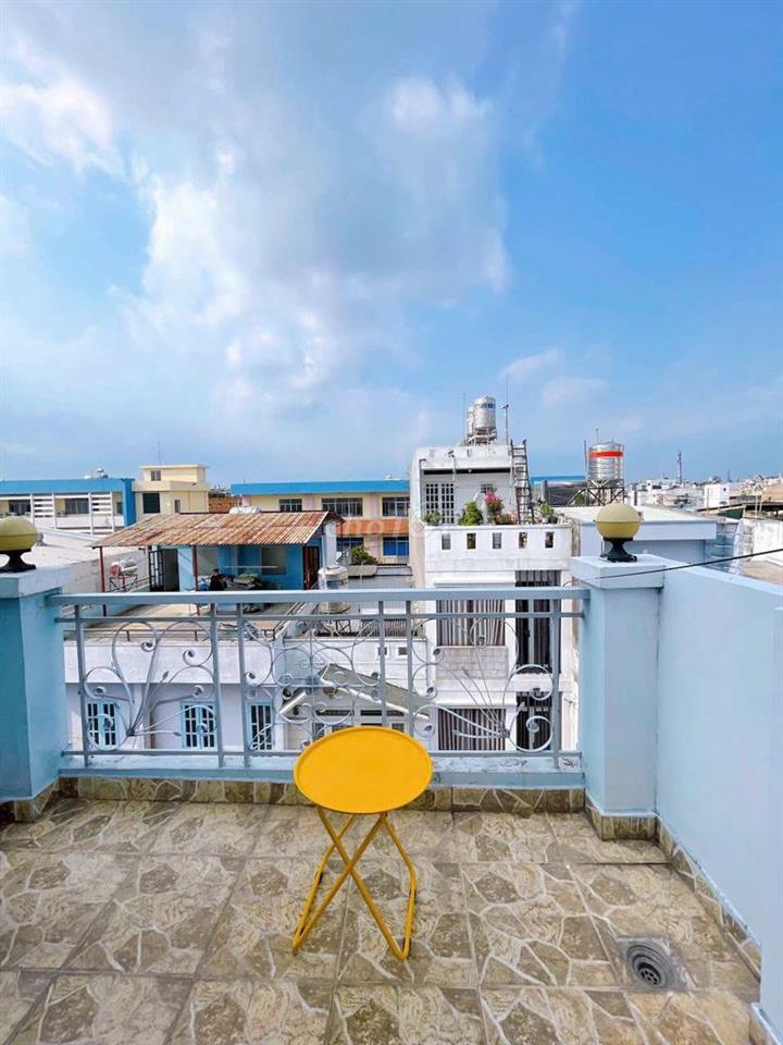 Chính chủ cho thuê phòng Ban Công Thoáng Mát