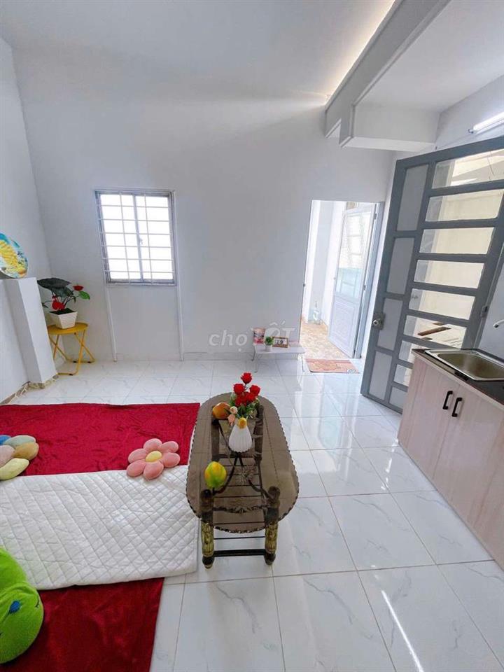 Chính chủ cho thuê phòng Ban Công Thoáng Mát