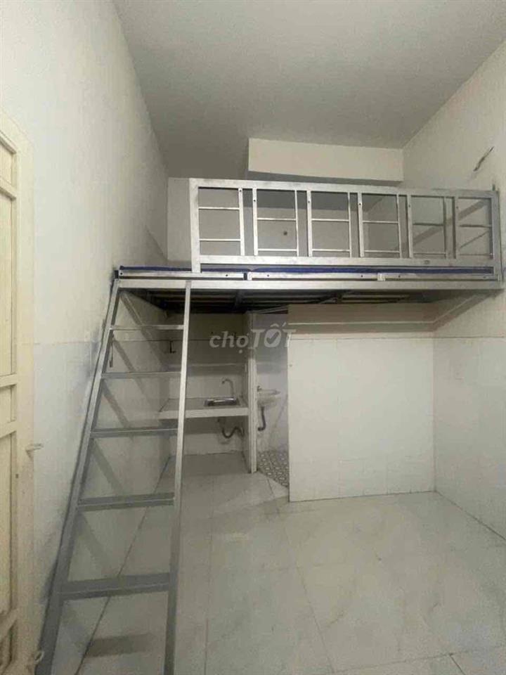 Mới trống phòng, không gác, gác, máy lạnh, khu trọ thoáng mát.