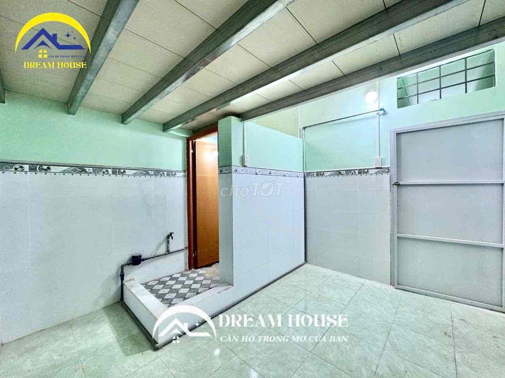 PHÒNG GẦN TRƯỜNG ĐH VĂN HIẾN VÀ ĐẦM SEN