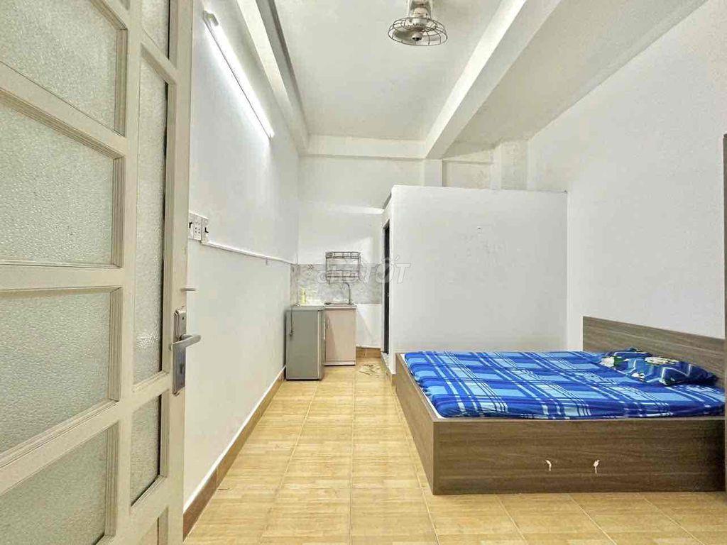 Studio đầy đủ nội thất ngay Trình Đình Thảo giá mềm nhanh tay ib nha