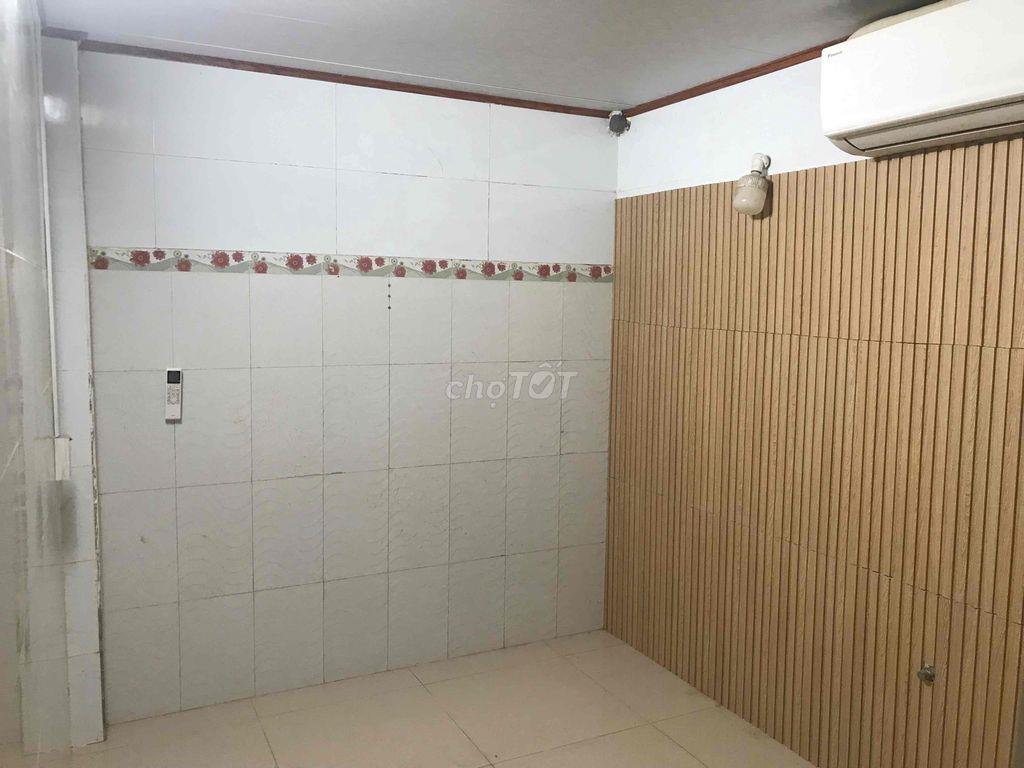 Phòng trọ ngay ngã tư bốn xã Lê Văn Quới