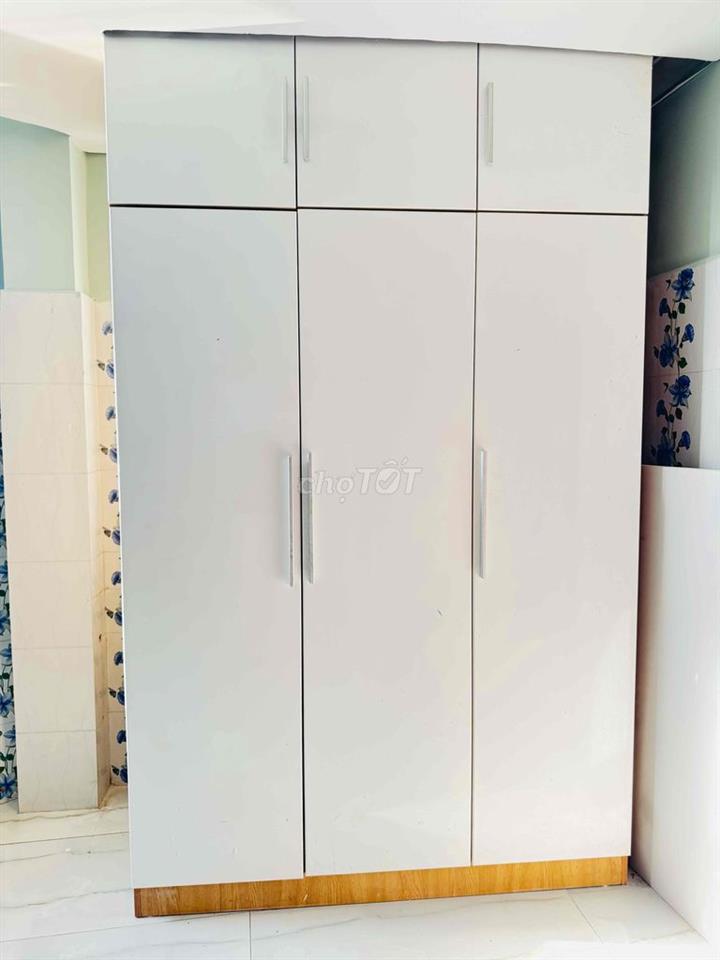 PHÒNG SIÊU RỘNG - SẴN MÁY LẠNH - THANG MÁY