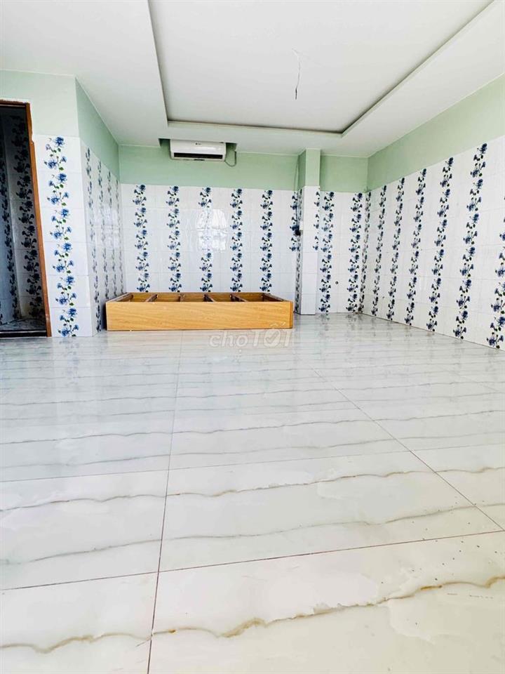 PHÒNG SIÊU RỘNG - SẴN MÁY LẠNH - THANG MÁY