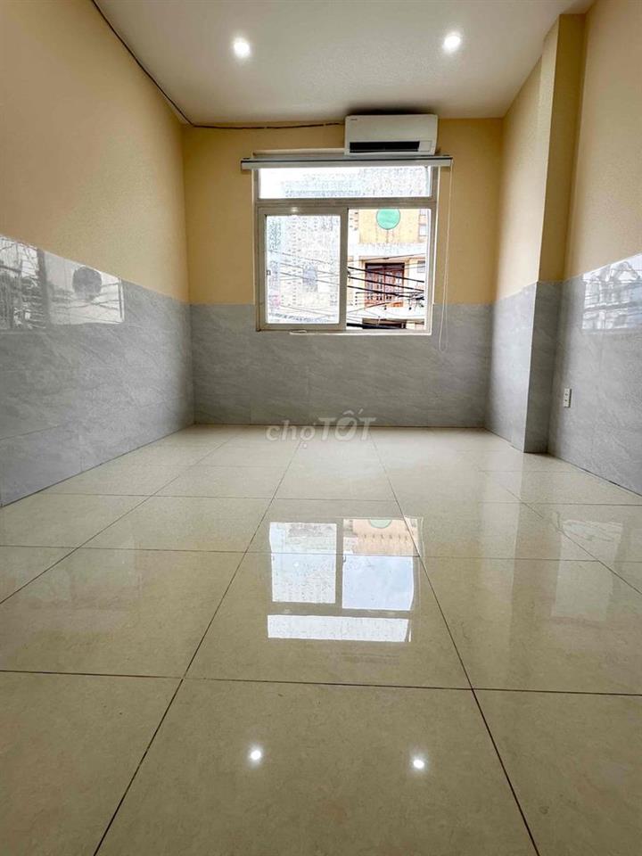 PHÒNG MỚI - CỬA SỔ - BAN CÔNG