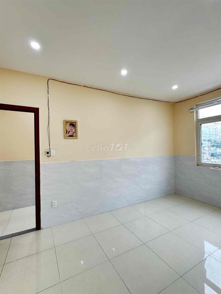 PHÒNG MỚI - CỬA SỔ - BAN CÔNG