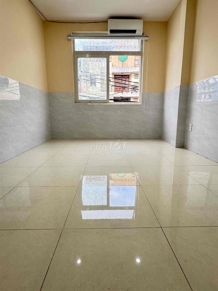 PHÒNG MỚI - CỬA SỔ - BAN CÔNG