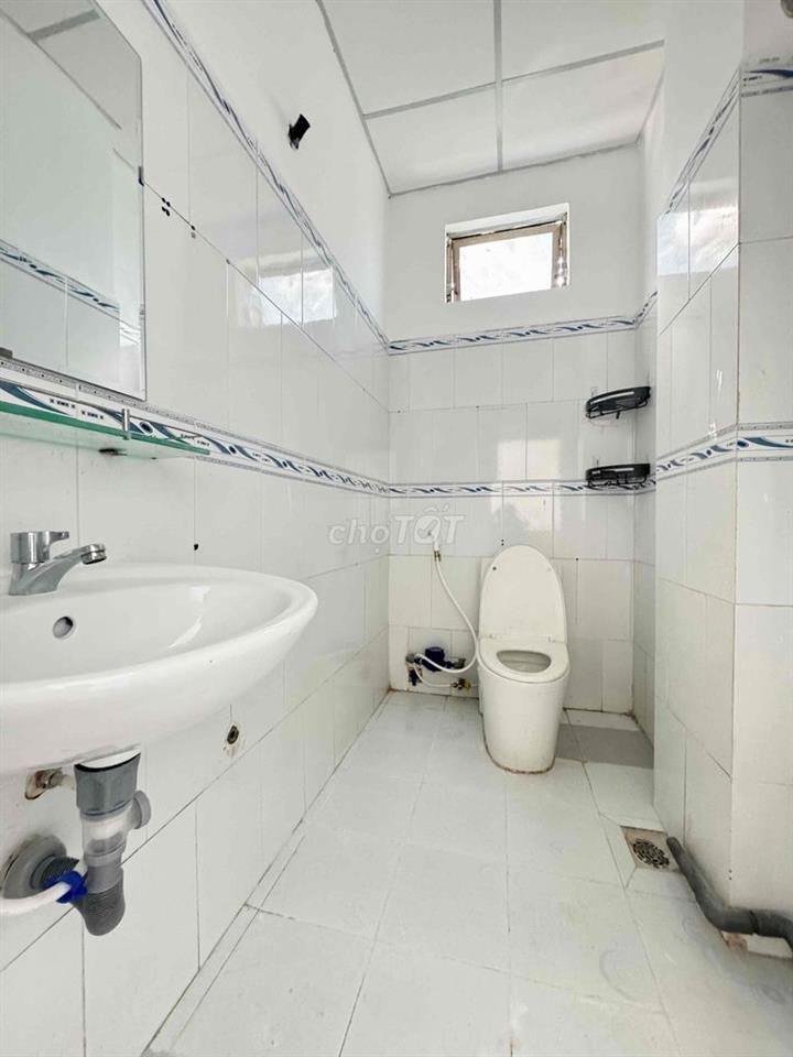 PHÒNG MỚI - CỬA SỔ THOÁNG MÁT
