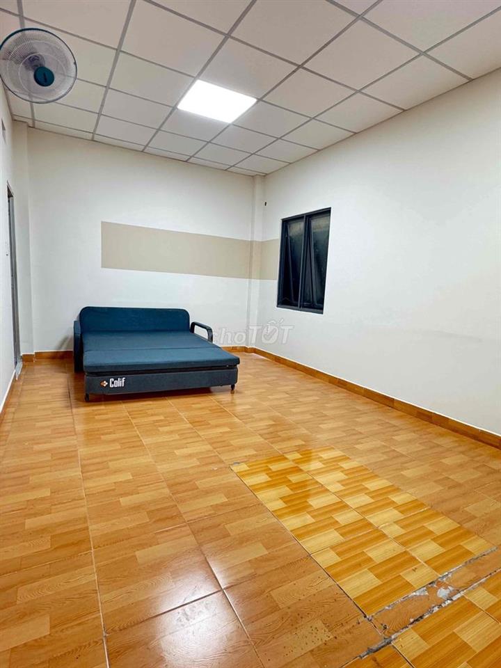 PHÒNG MỚI - CỬA SỔ THOÁNG MÁT
