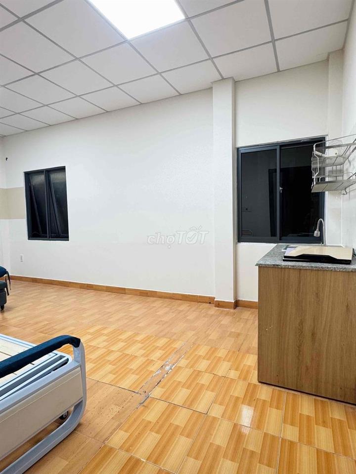 PHÒNG MỚI - CỬA SỔ THOÁNG MÁT