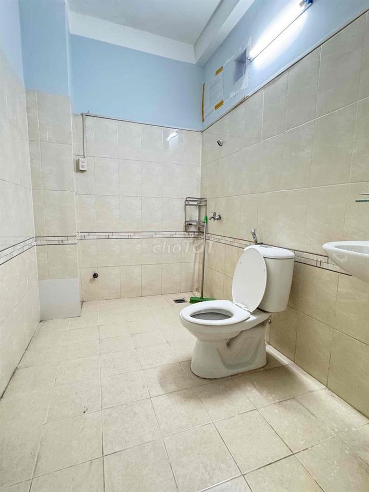 PHÒNG SIÊU LỚN - 2PN - 1WC - KHU TÊN LỬA