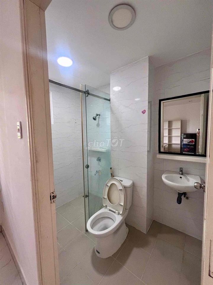 CHO THUÊ NGUYÊN LẦU 3 - MẶT TIỀN - 2PN - 2WC