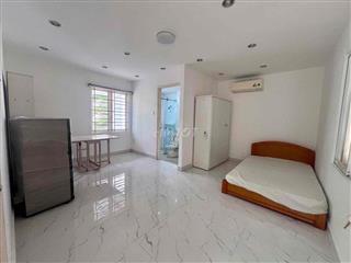 CHO THUÊ NGUYÊN TẦNG 3 - NHÀ MẶT TIỀN - 2 PHÒNG - 2 WC - BAN CÔNG