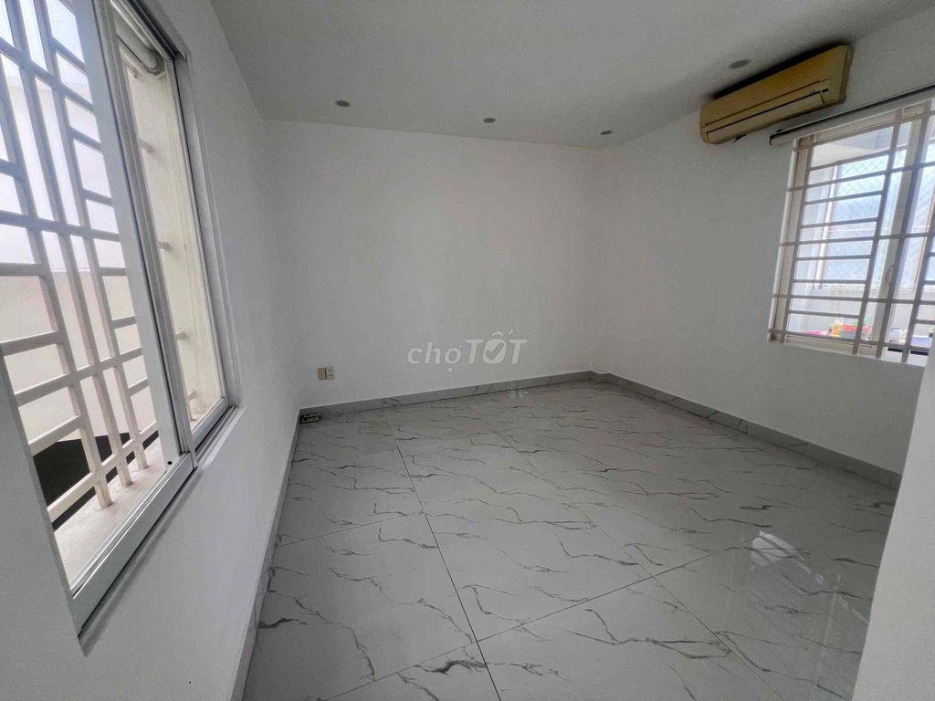 CHO THUÊ NGUYÊN TẦNG 3 - NHÀ MẶT TIỀN - 2 PHÒNG - 2 WC - BAN CÔNG