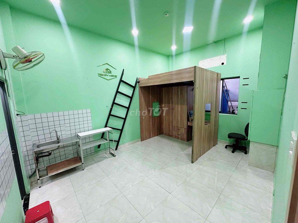 CHDV - TẦNG TRỆT - SẴN TỦ ĐỒ - GÁC GỖ - KỆ BẾP