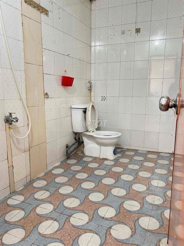 PHÒNG RỘNG - TẦNG TRỆT - GẦN BẾN XE MIỀN TÂY