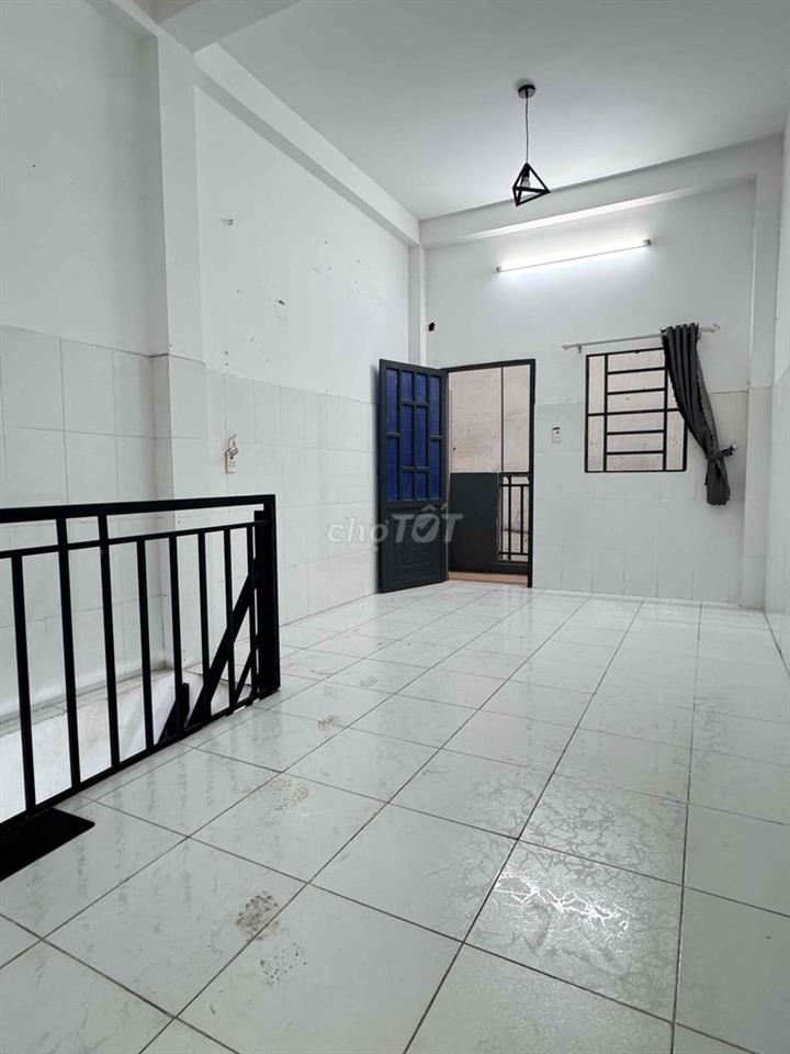 PHÒNG BAN CÔNG -  1 TRỆT - 1 LẦU - 2WC