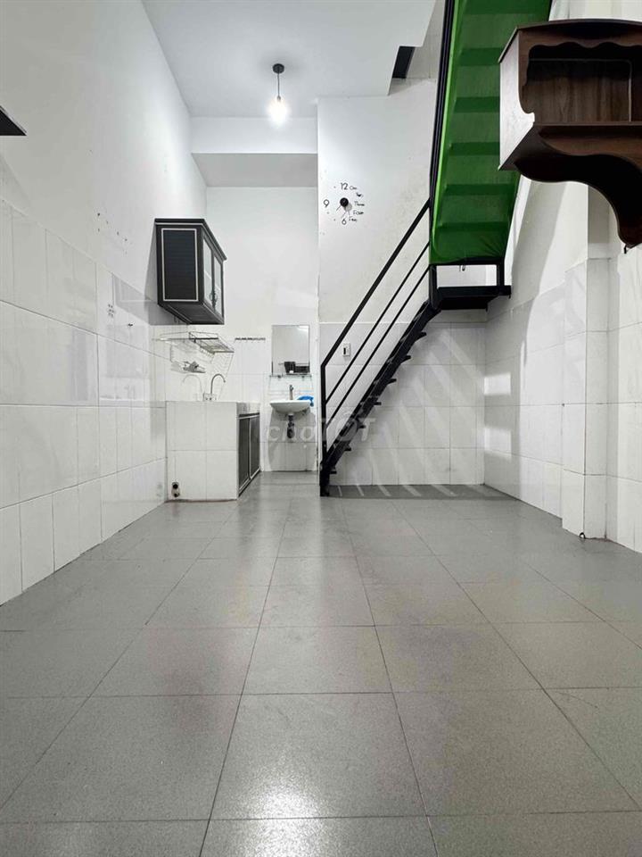 PHÒNG BAN CÔNG -  1 TRỆT - 1 LẦU - 2WC