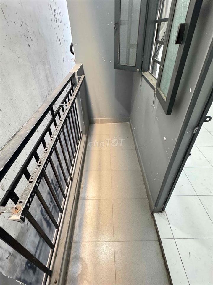 PHÒNG BAN CÔNG -  1 TRỆT - 1 LẦU - 2WC