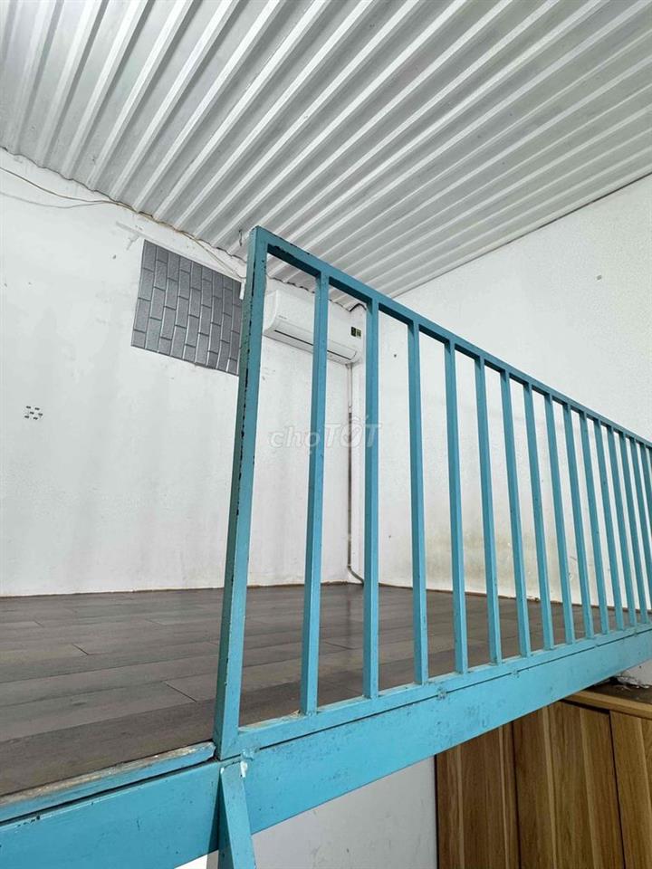 PHÒNG - SẴN MÁY LẠNH - TỦ ĐỒ