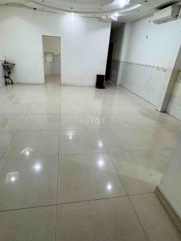 PHÒNG BAN CÔNG ( 78m2 ) - MÁY LẠNH - 1PN - 1WC
